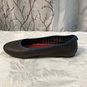 Trask, size 10, brown flat.